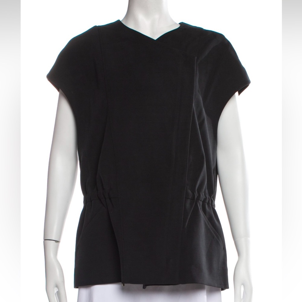Vince black vest with hidden zipper and adjustable waist in very good condition